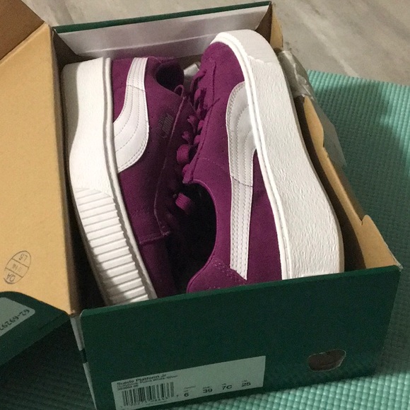 Suede Puma Hollyhocks - Picture 3 of 3